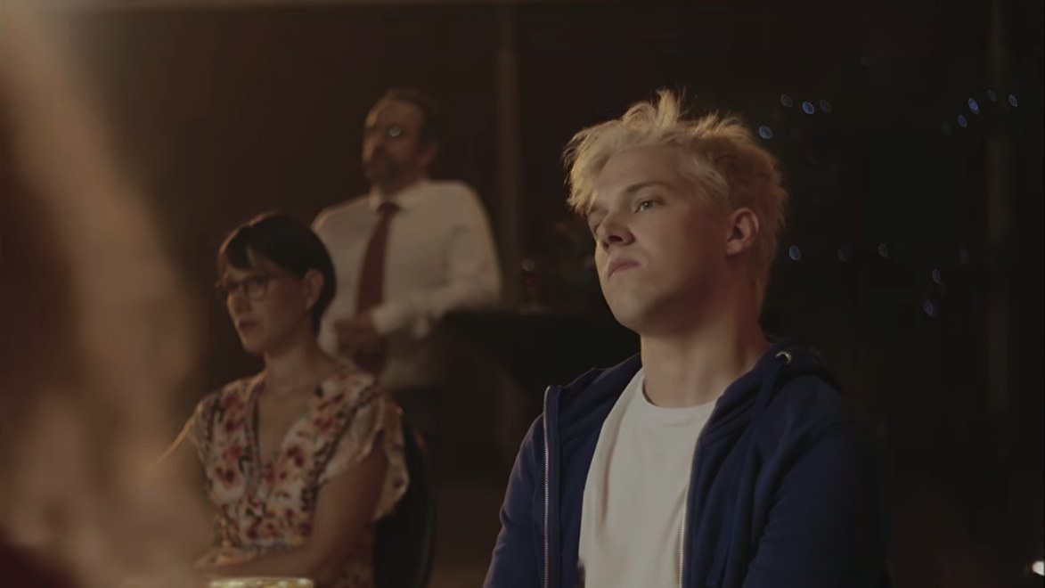 Still from Mustii